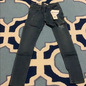 Levi’s 711 Skinny Jean medium Wash W26/L30